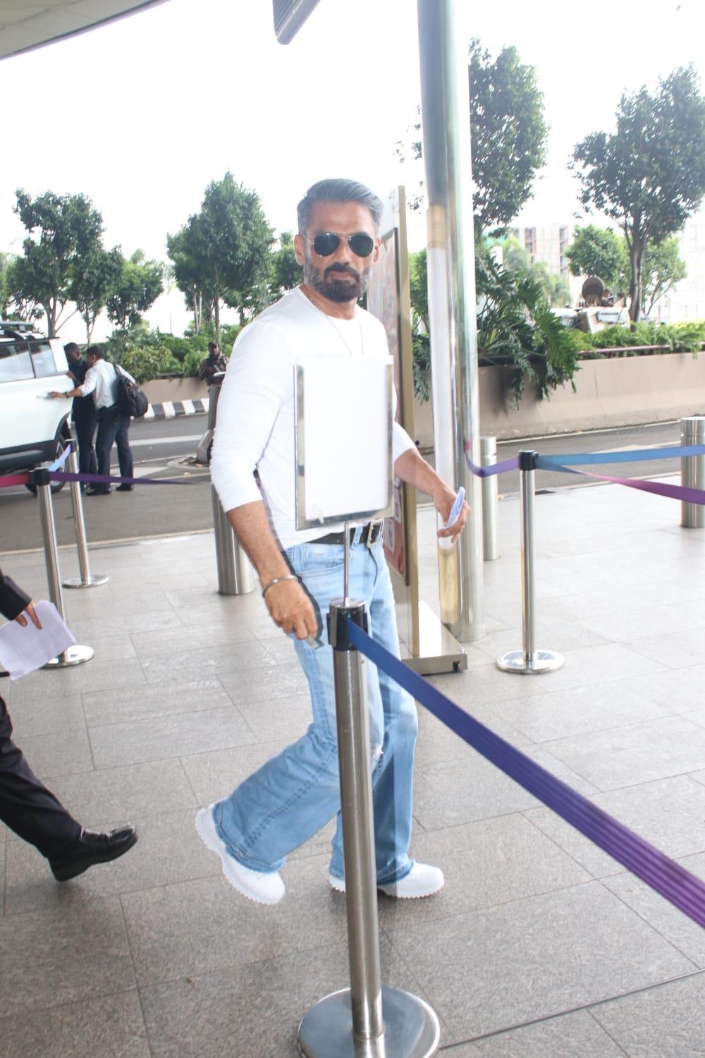 Suniel Shetty was spotted jetting off this morning.